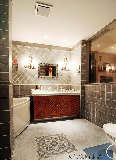 灰色系列的墙地砖，浴缸曲线的搭配，让浴室充满创造力和生命力。