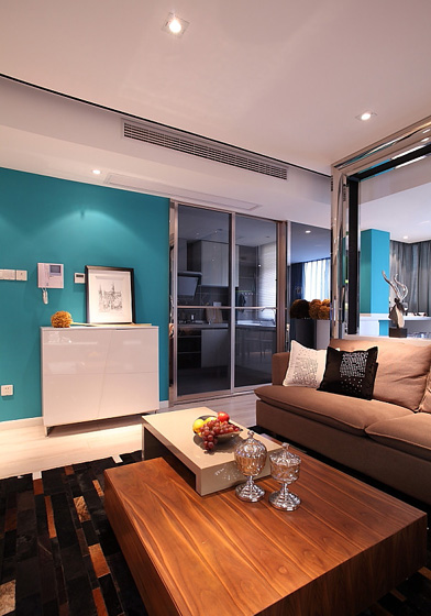 现代简约二居室客厅蓝色背景墙装修效果图