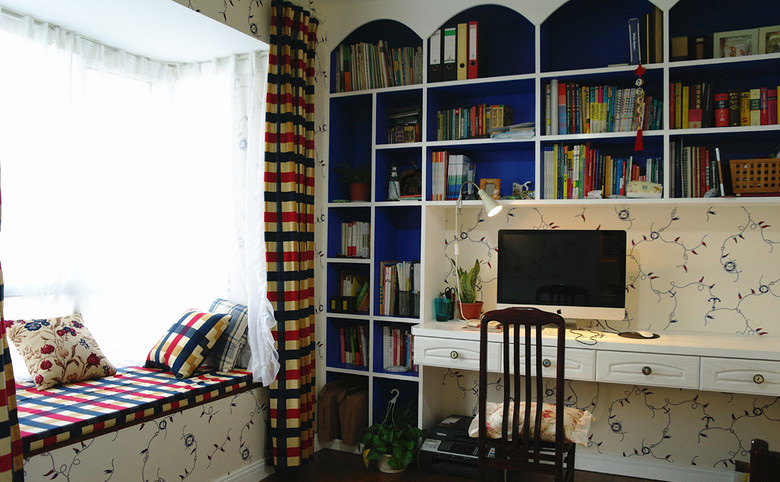 地中海风格三居室书房书柜装修效果图
