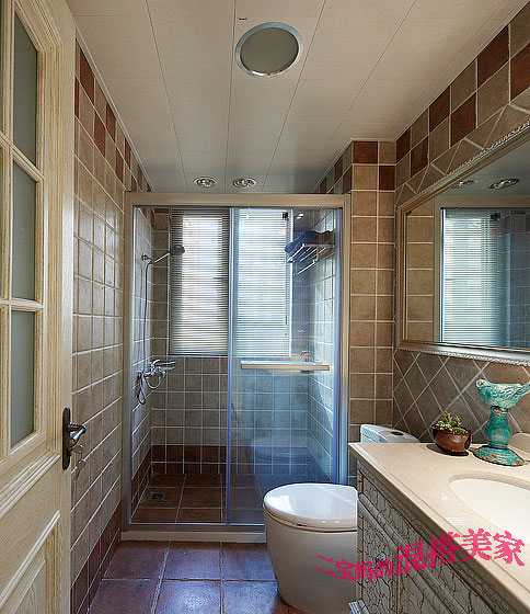 120平美式三居室卫生间淋浴房装修效果图