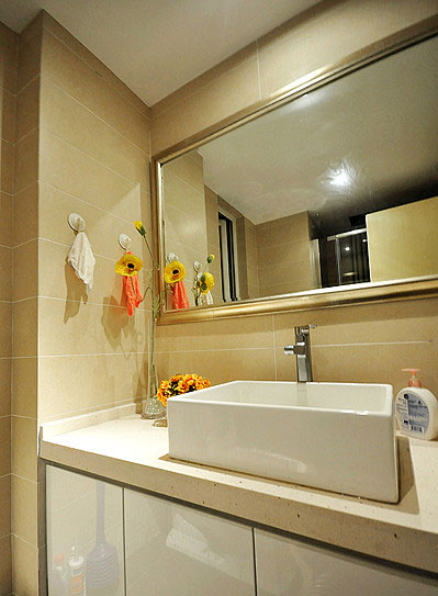 90平混搭新中式二居室卫生间洗手台装修效果图