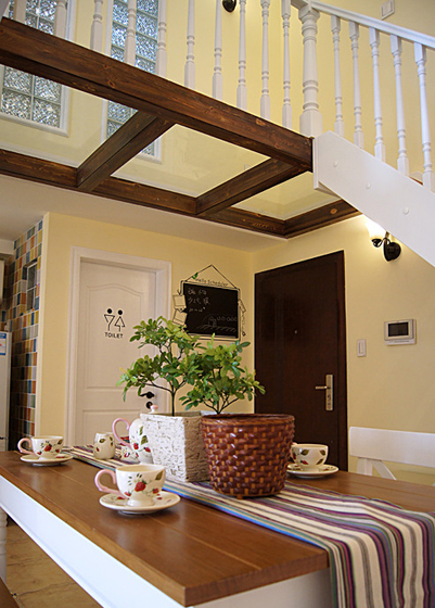 美式风格别墅60平客厅实木楼梯装修设计效果图