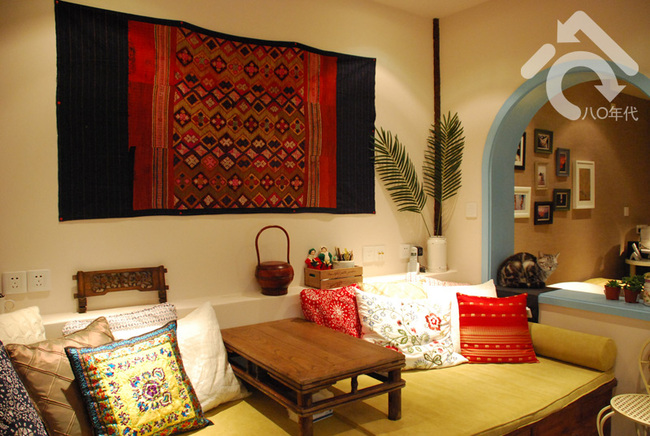 40平东南亚风情小户型客厅沙发背景墙装修效果图