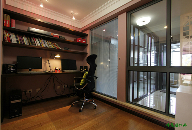 中式风格三室两厅10平米书房实木书柜效果图