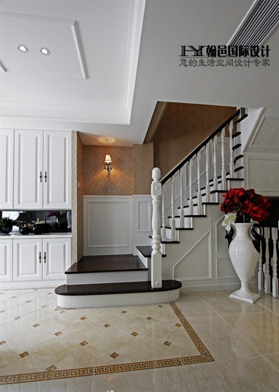 现代风格复式楼客厅楼梯设计效果图