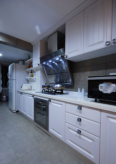 150平现代简欧混搭风格三居室厨房橱柜装修效果图