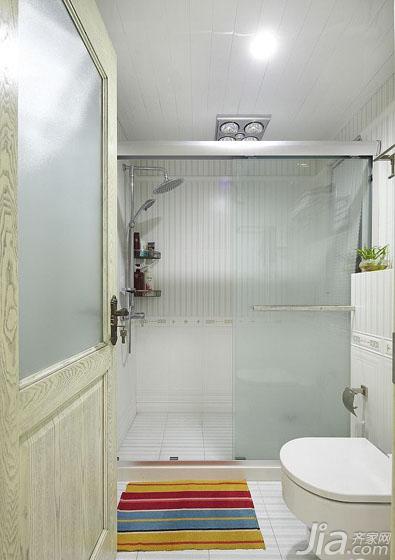卫生间实在太小了，为了打造霸气侧露的淋浴房，只好把洗手台外移了。 