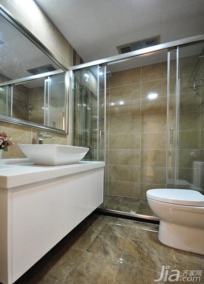 洗手间淋浴房，卫生间的打造原则是以简单实用较为主。