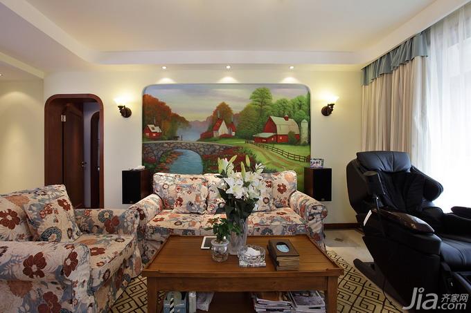 客厅的软装比较接近田园风格，其实风格不重要，好看和谐就好。
