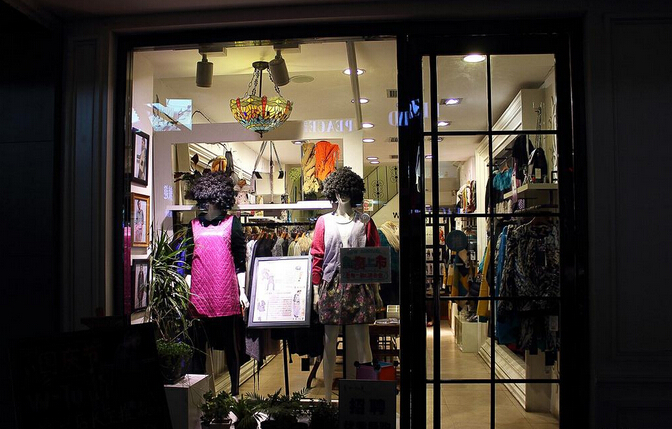 服装店装修效果图服装店如何装修带来更大利润