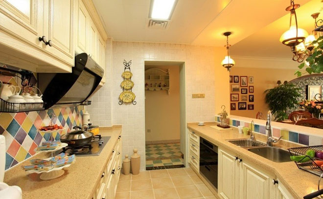 厨房装修如何选购厨房吊顶扣板？