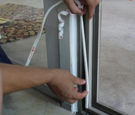 装修宝典 窗户密封条如何安装 窗户密封条的用途    2,玻璃压条:将胶