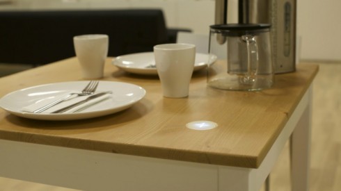 宜家也有好创意：咖啡充电桌，将热咖啡转换为电力