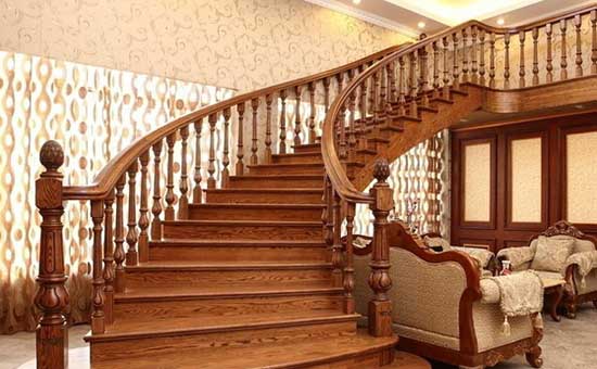不同材料装饰的楼梯有哪些特点？