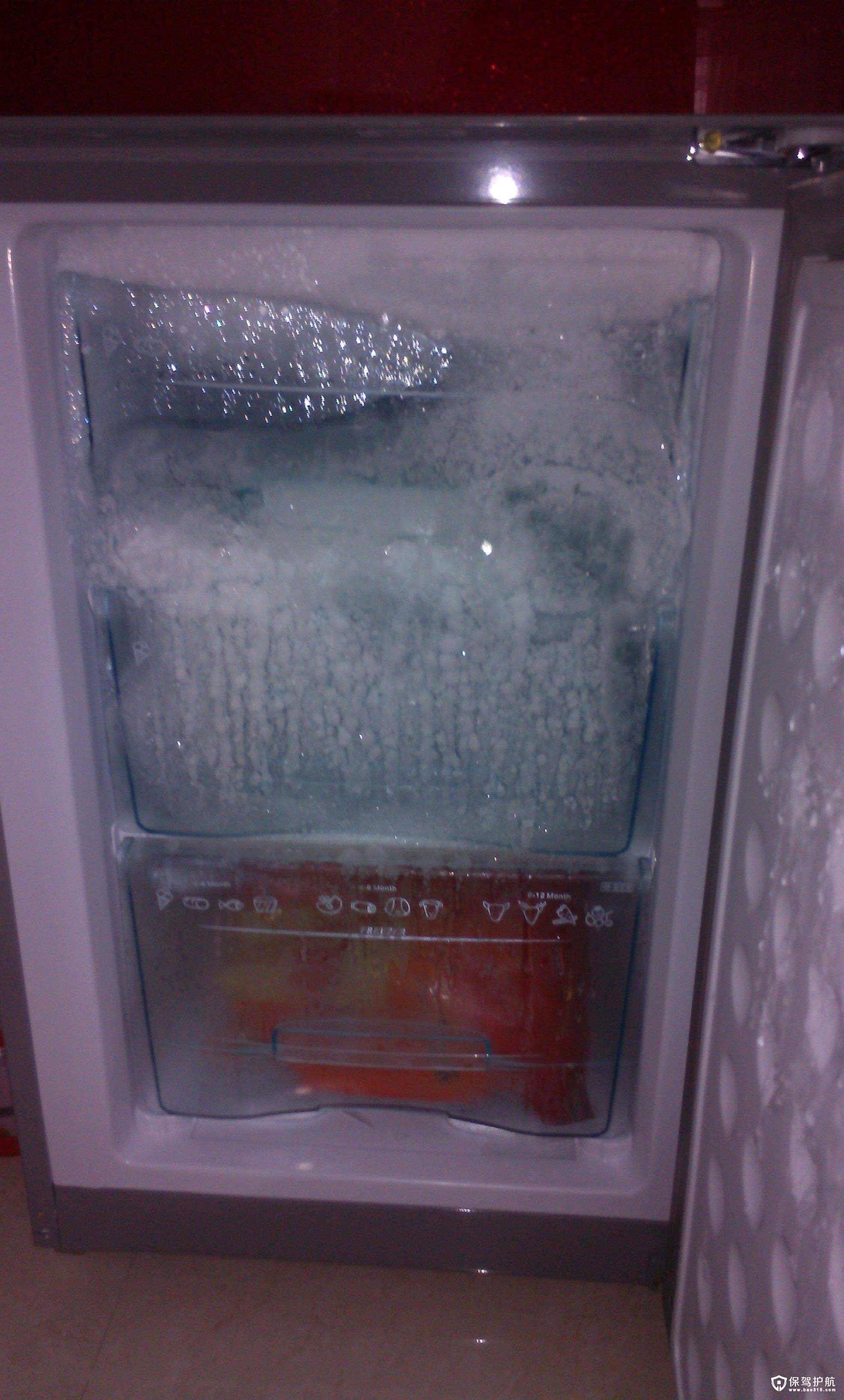 冰箱的冷冻室结冰.但是冷藏室的温度升高达15度.