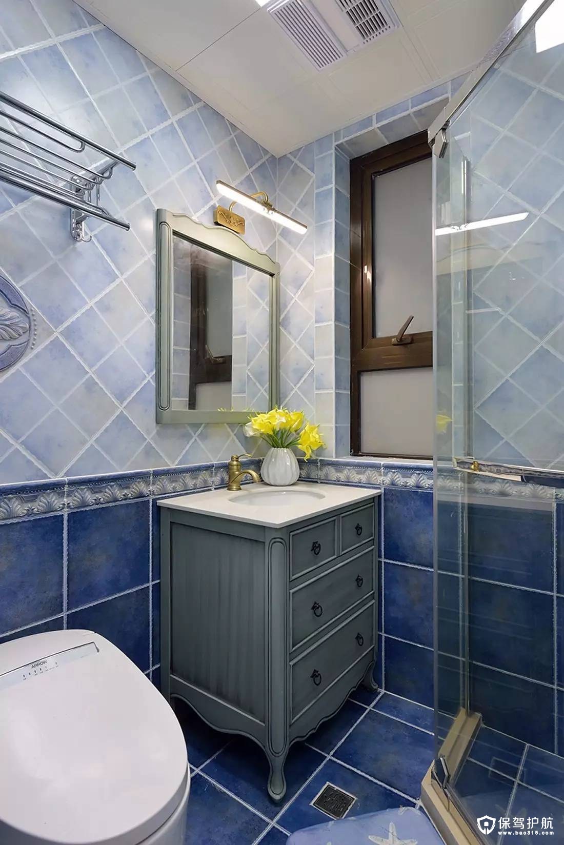蓝色浴室