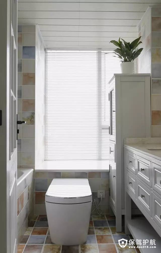 美式风格温馨、淡雅，白色的组合浴室柜装修效果图