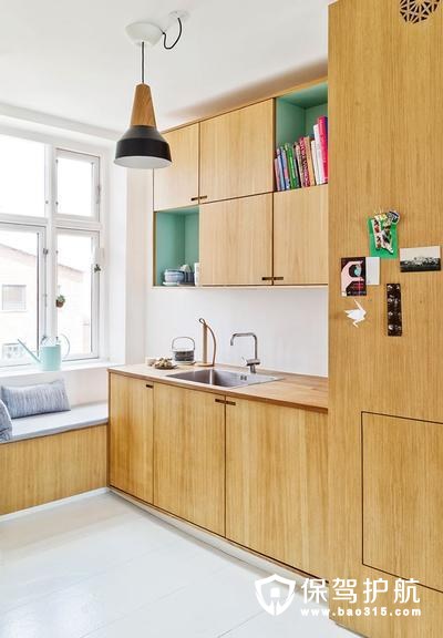 温暖明朗的木色厨房橱柜装修效果图