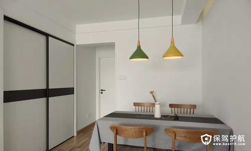 大面积的白，配以天然的木色，加入清新的黄、文艺的绿，让就餐空间看起来更舒服。