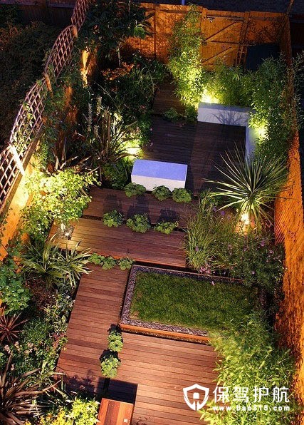 阶梯木板楼梯花园设计