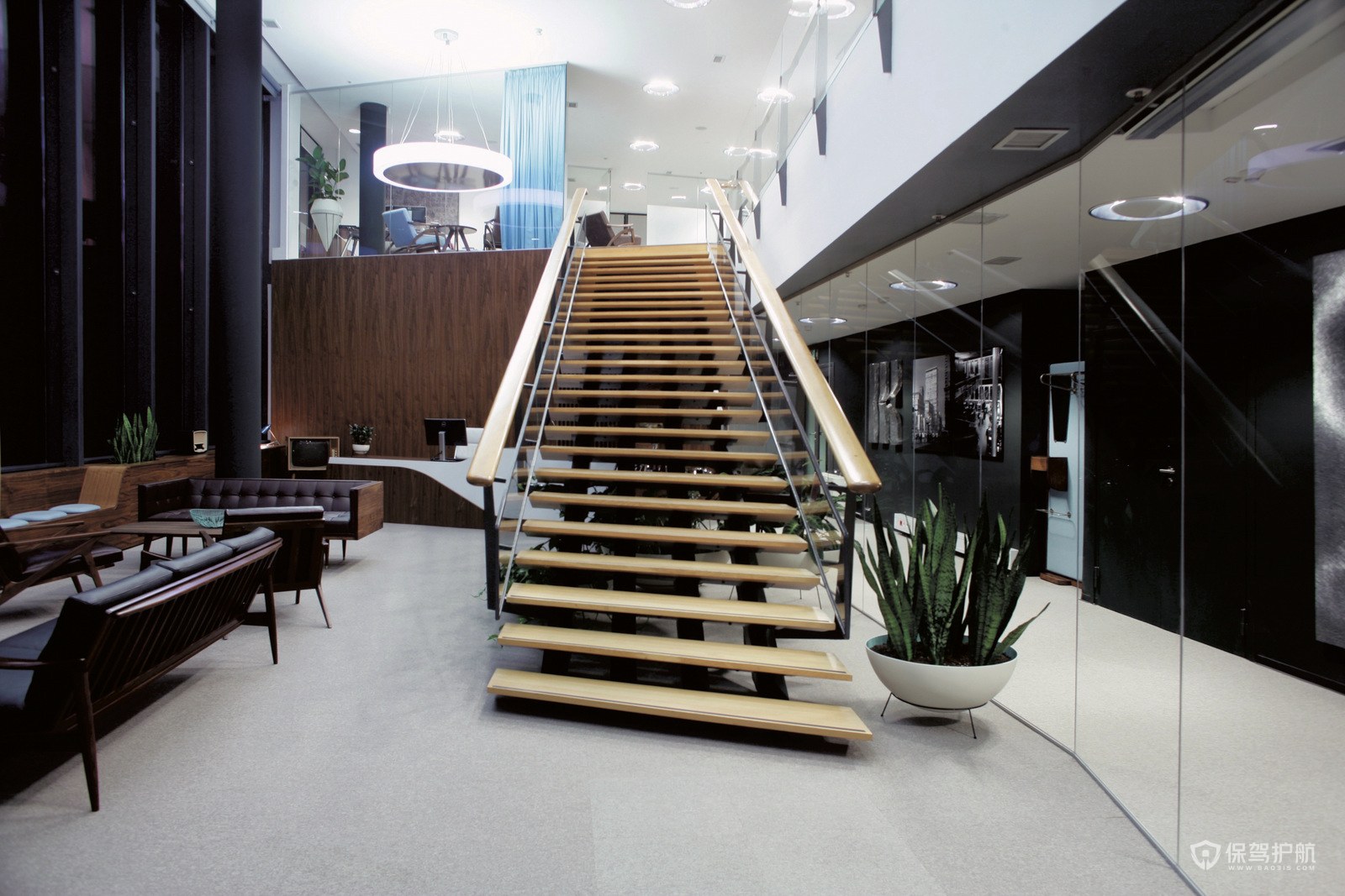 现代简约风格办公楼梯设计图