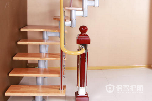 简易阁楼楼梯装修效果-保驾护航装修网
