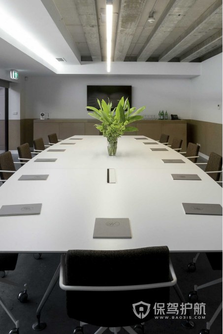 现代简约风格办公会议室装修效果图
