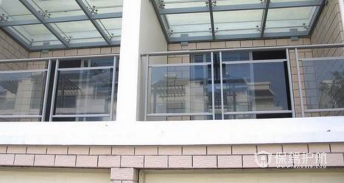 阳台玻璃护栏效果图-保驾护航装修网