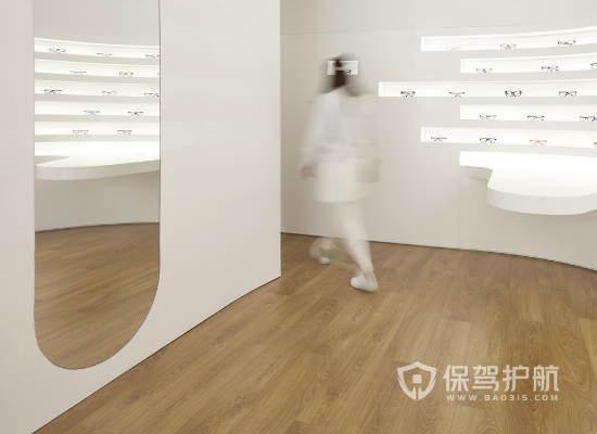 现代简洁风格眼镜店地板装修效果图
