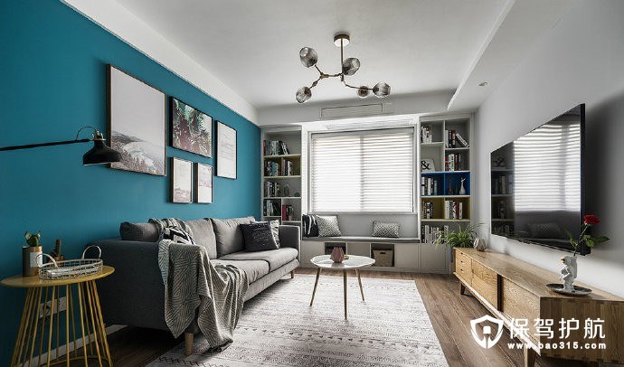 89㎡简约温馨小窝设计，色彩搭配很棒，好喜欢沙发墙的蓝色!