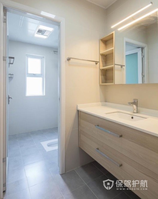 日式极简风卫生间定制浴室柜装修效果图