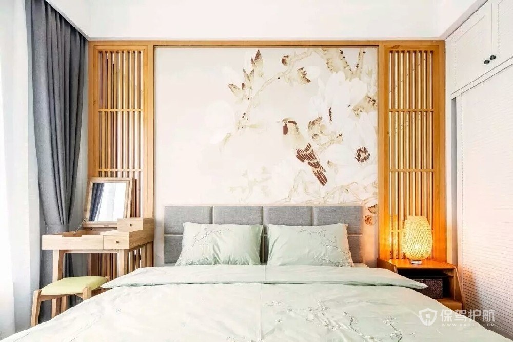 日式三居室卧室背景墙装修效果图