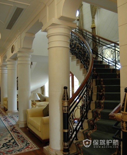 豪华欧式复古风别墅客厅罗马柱装修效果图