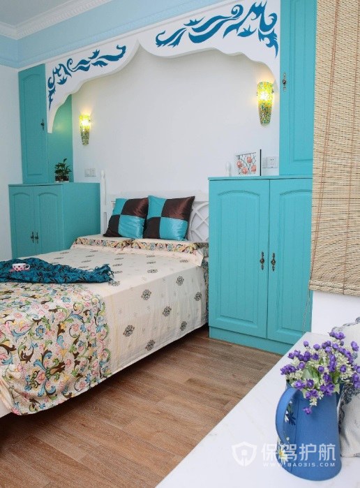 卧室地中海蓝色实木床头柜装修效果图