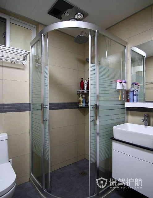 现代卫生间弧形淋浴房安装效果图