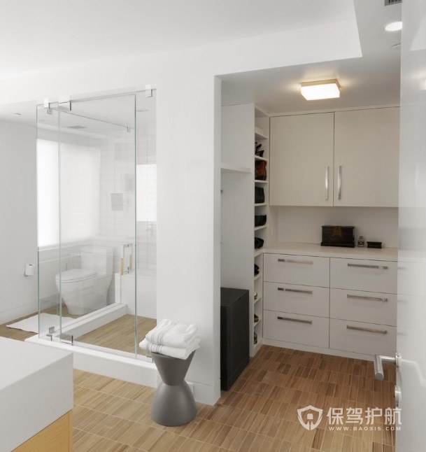 日式公寓卫生间淋浴房安装效果图
