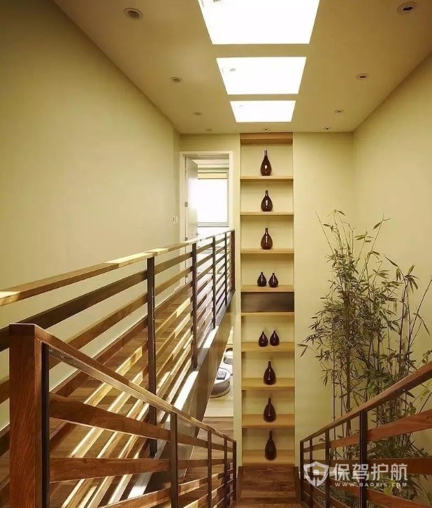 中式简约风复式楼梯置物架装修效果图