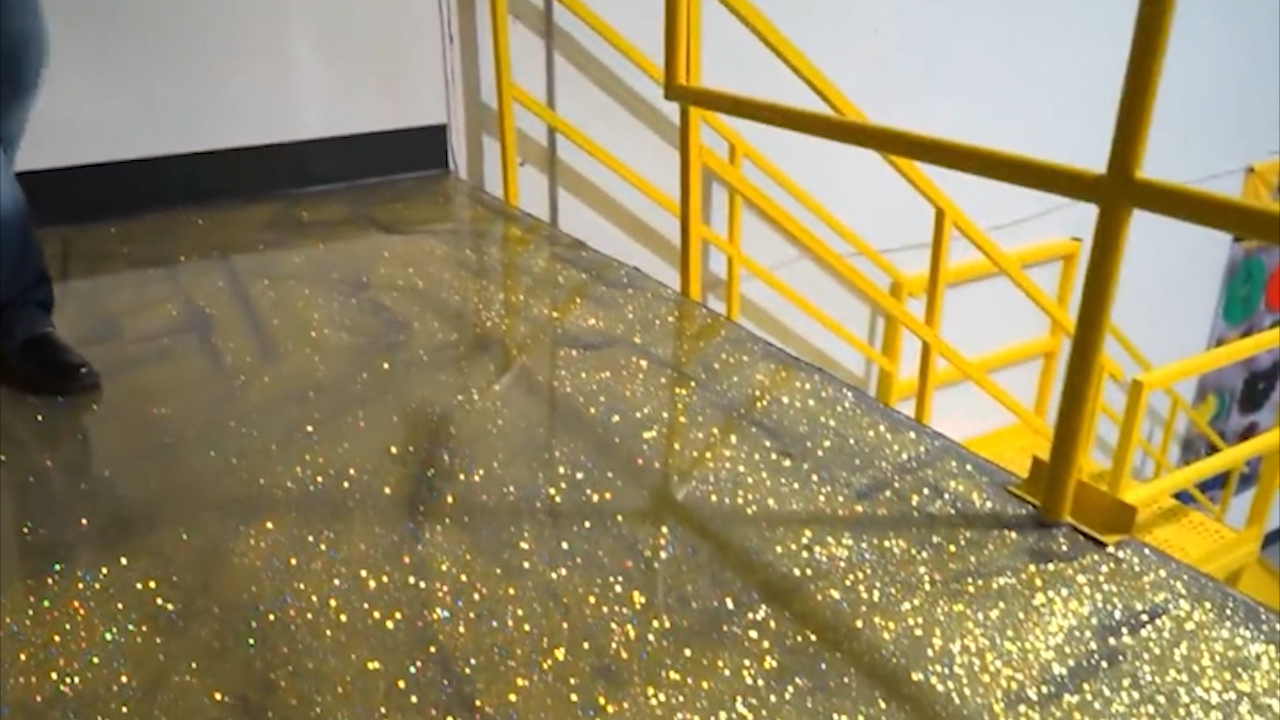 金色閃光地坪漆 地板也能很特別