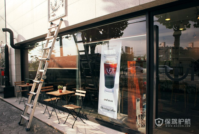 现代风格咖啡店门口装修效果图