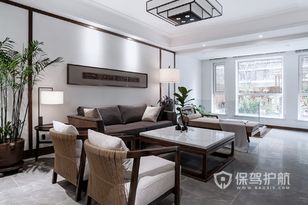简中式新居装修效果图-客厅玄关简洁大气,没有繁杂的装饰和造型,灰白