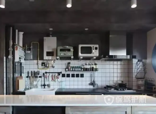 现代工业风格四居室厨房装修实景图