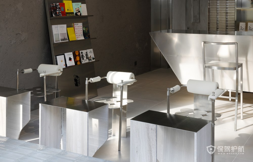 创意工业风格咖啡店桌椅摆放效果图
