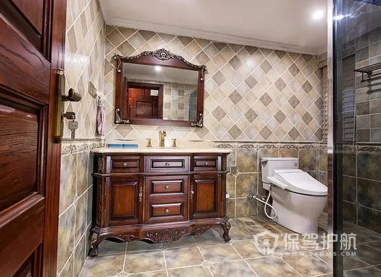 美式古典风格复式房卫生间装修实景图